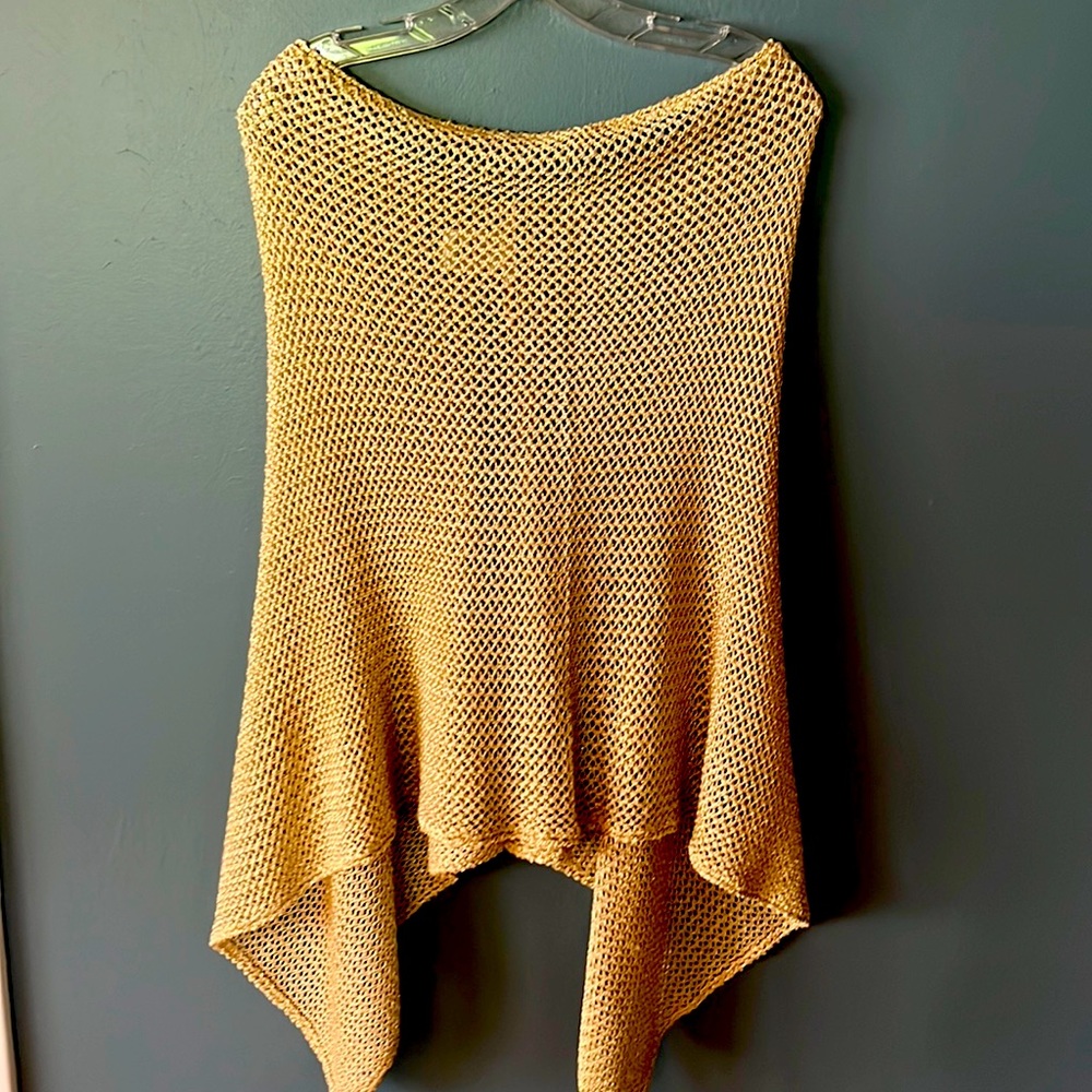 Metallic gold shaw. One size fits most.